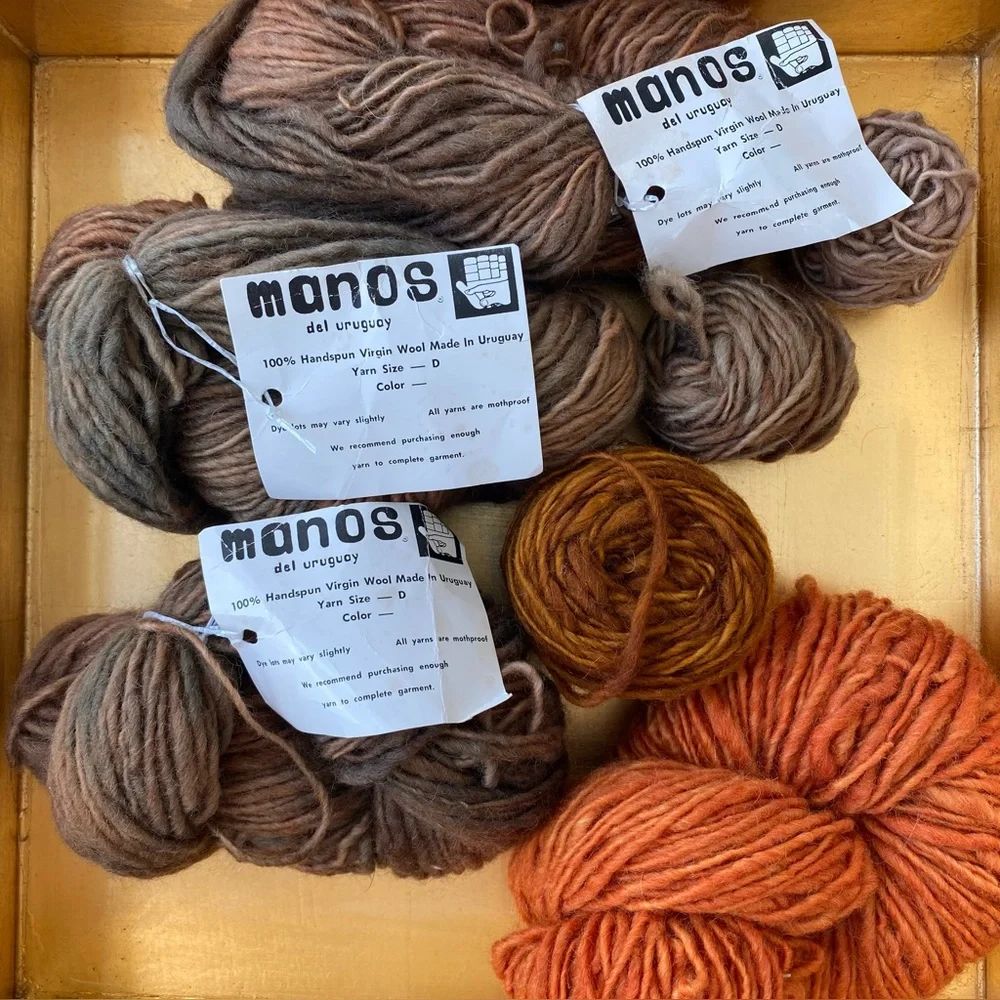 Handspun Virgin Wool by Manos del Uruguay. Bundle of 4 hanks + 3 partial cakes - Picture 2 of 12